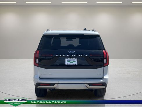 Used 2025 Ford Expedition Max Platinum AWD/4WD image 4
