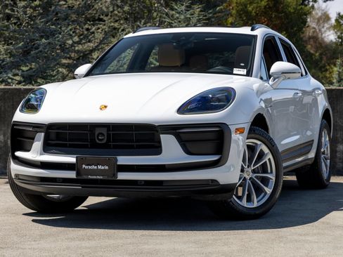 Certified 2026 Porsche Macan AWD/4WD image 1