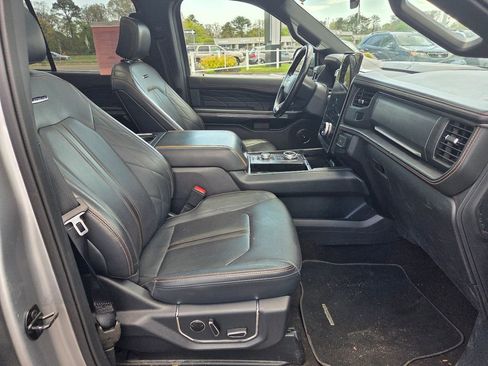 Used 2023 Ford Expedition Platinum AWD/4WD image 27