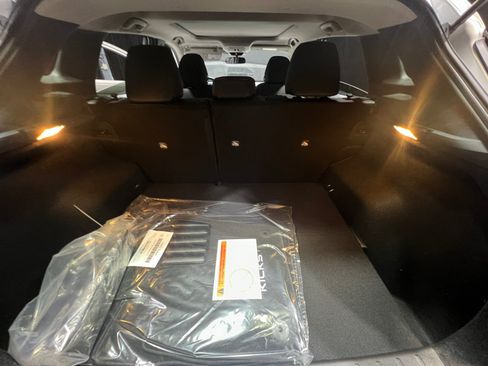 New 2026 Nissan Kicks SR w/ SR Premium Package FWD image 34
