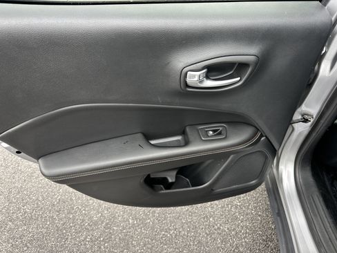 Used 2019 Jeep Compass Latitude w/ Popular Equipment Group image 22