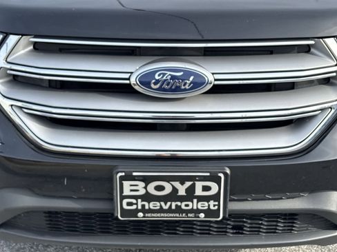 Used 2018 Ford Edge SE FWD image 30