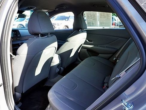Used 2025 Hyundai Elantra Sport FWD image 16