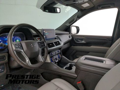 Used 2022 Chevrolet Suburban Z71 w/ Luxury Package AWD/4WD image 13