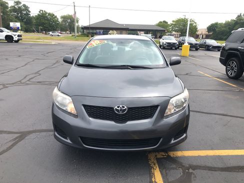Used 2010 Toyota Corolla LE FWD image 2