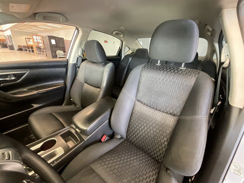 Used 2017 Nissan Altima 2.5 S w/ Power Driver Seat Package image 10