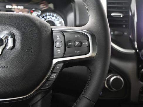 Used 2025 RAM 1500 Big Horn AWD/4WD image 36