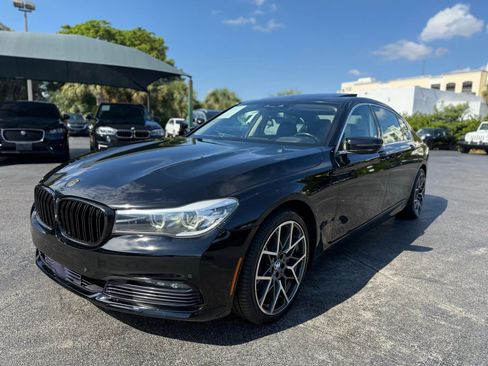 Used 2016 BMW 740i image 2