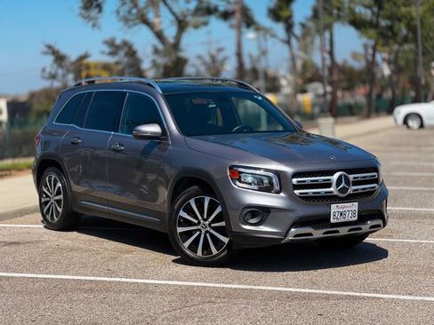 Used 2021 Mercedes-Benz GLB 250 image 2