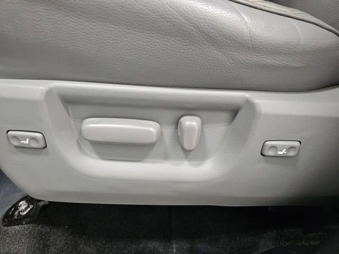 Used 2017 Toyota Sequoia Platinum AWD/4WD image 16