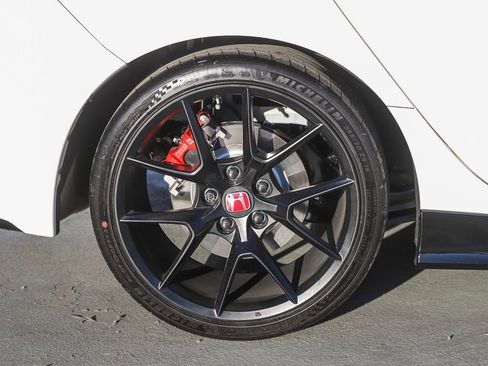 Used 2025 Honda Civic Type R image 12