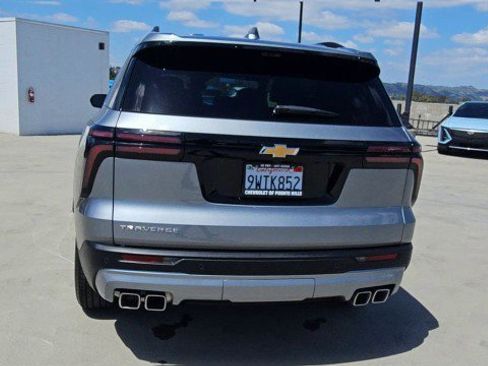 Used 2026 Chevrolet Traverse LT w/ Driver Confidence Package FWD image 7