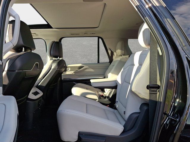 New 2026 Lincoln Navigator L Reserve AWD/4WD image 9