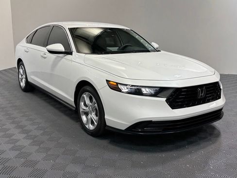 Certified 2024 Honda Accord LX image 3