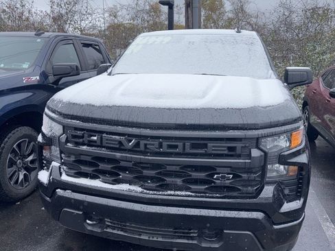 Used 2024 Chevrolet Silverado 1500 Custom w/ Dark Appearance Package image 1