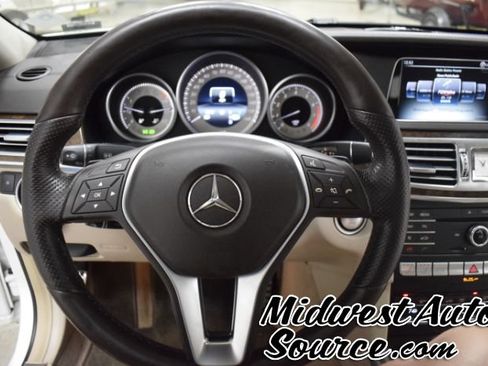 Used 2016 Mercedes-Benz E 400 4MATIC Sedan image 16