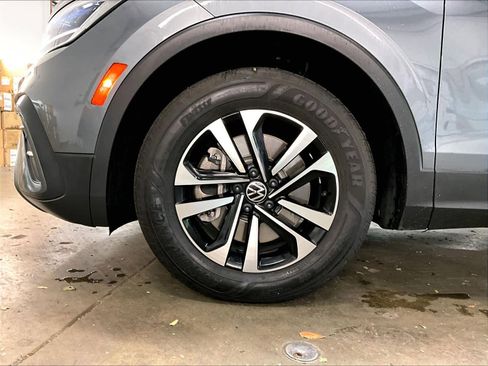 Used 2024 Volkswagen Tiguan S image 11