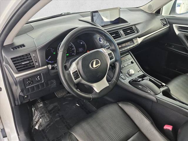 Used 2011 Lexus CT 200h Premium w/ Premium Audio Pkg FWD image 10