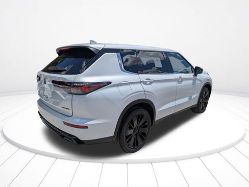 New 2026 Mitsubishi Outlander LE FWD image 4