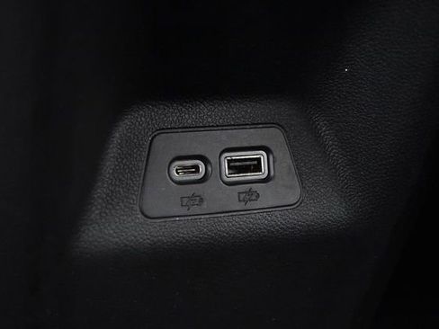 Used 2023 Buick Envision Preferred image 22