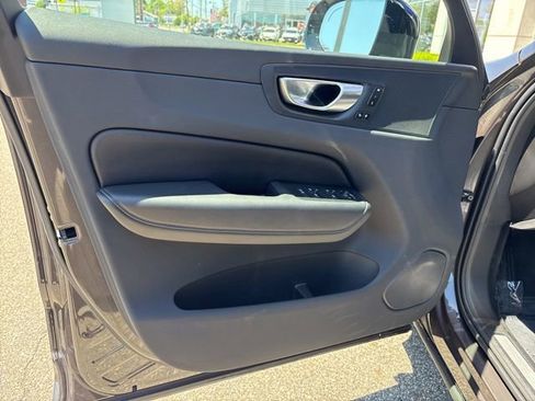Used 2025 Volvo XC60 B5 Plus w/ Climate Package AWD/4WD image 17
