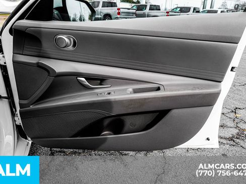 Used 2023 Hyundai Elantra SEL image 46