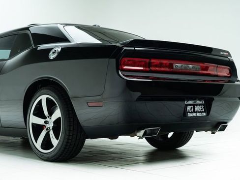Used 2012 Dodge Challenger SRT8 w/ Premium Sound Group image 20