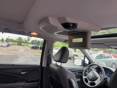 Used 2022 Honda Pilot Touring image 5