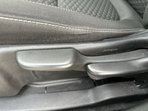 Used 2019 GMC Acadia SLE FWD image 14
