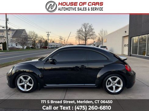 Used 2015 Volkswagen Beetle 1.8T Classic FWD image 9