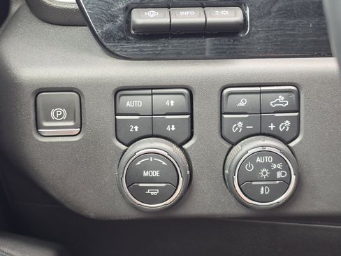 Used 2024 Chevrolet Silverado 1500 High Country w/ Technology Package image 13