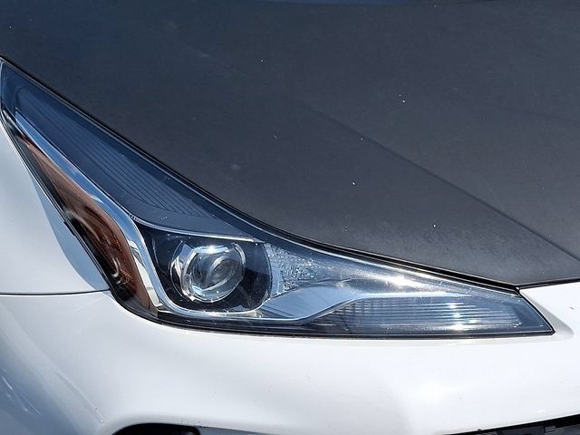 Used 2019 Toyota Prius LE FWD image 4