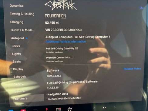 Used 2024 Tesla Cybertruck AWD Crew Cab image 5