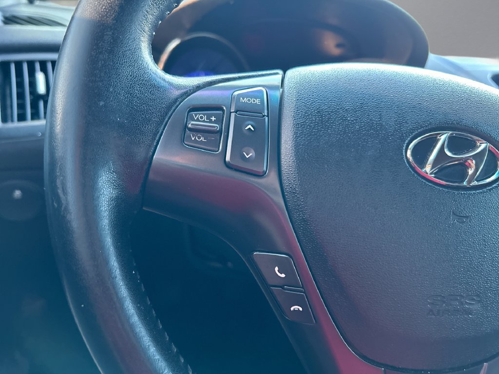 Used 2011 Hyundai Genesis 3.8 RWD image 14