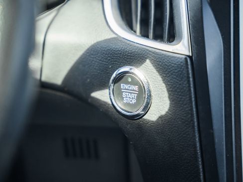 Used 2022 Ford Edge Titanium image 29