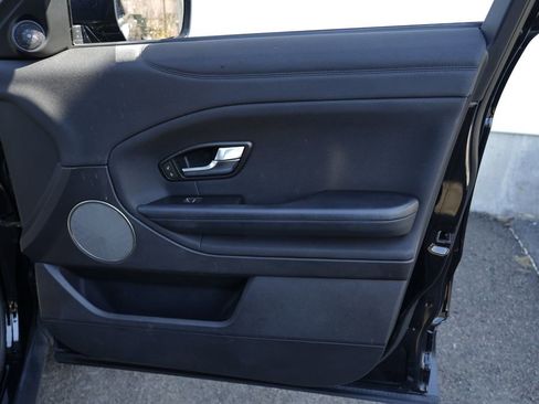 Used 2019 Land Rover Range Rover Evoque SE AWD/4WD image 33