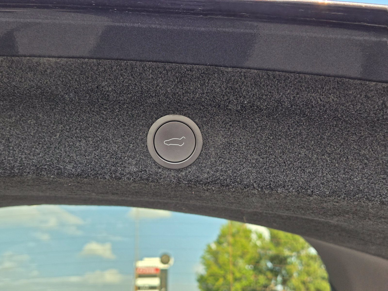 Used 2026 Tesla Model Y 2WD image 19