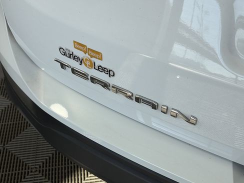 Used 2023 GMC Terrain SLE FWD image 15
