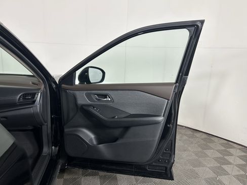 Certified 2023 Nissan Rogue SV image 39