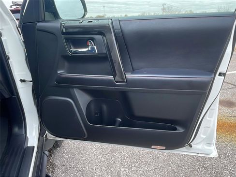 Used 2020 Toyota 4Runner TRD Off-Road Premium image 13