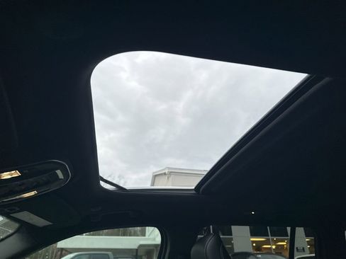 New 2025 Jeep Grand Cherokee Altitude image 22