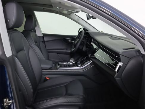 Used 2020 Audi Q8 Prestige w/ Prestige Package AWD/4WD image 13