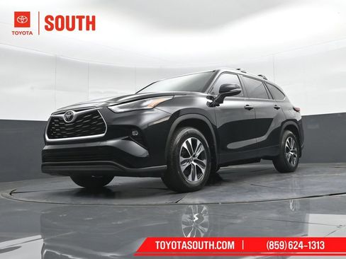 Used 2024 Toyota Highlander XLE image 38