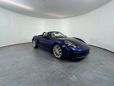 Used 2021 Porsche 718 Boxster S RWD image 9