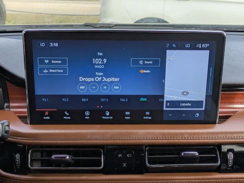 Used 2022 Lincoln Nautilus Reserve w/ Equipment Group 201A image 17