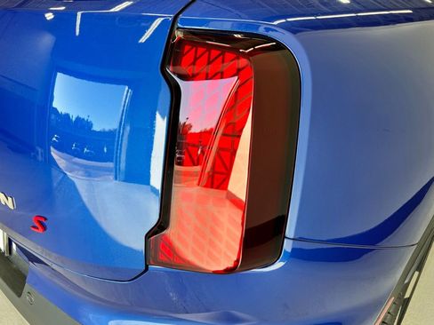 Certified 2025 MINI Cooper Countryman S image 9