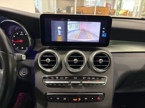 Used 2022 Mercedes-Benz GLC 300 4MATIC image 5