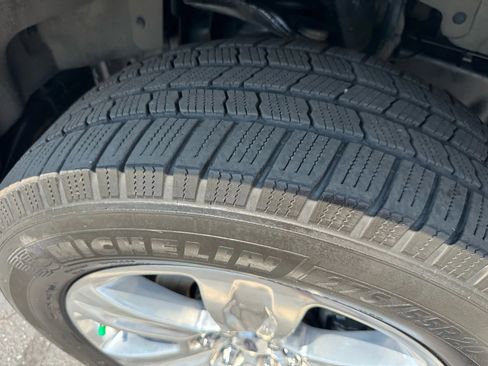 Used 2016 Ford F150 Platinum w/ Equipment Group 701A Luxury image 13