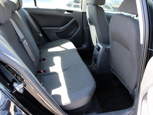 Used 2016 Volkswagen Jetta S image 19