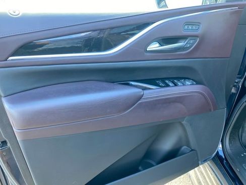 Used 2022 Cadillac Escalade Premium Luxury Platinum image 16